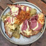 Geröstetes Sauerteigbrot (Pastrami)